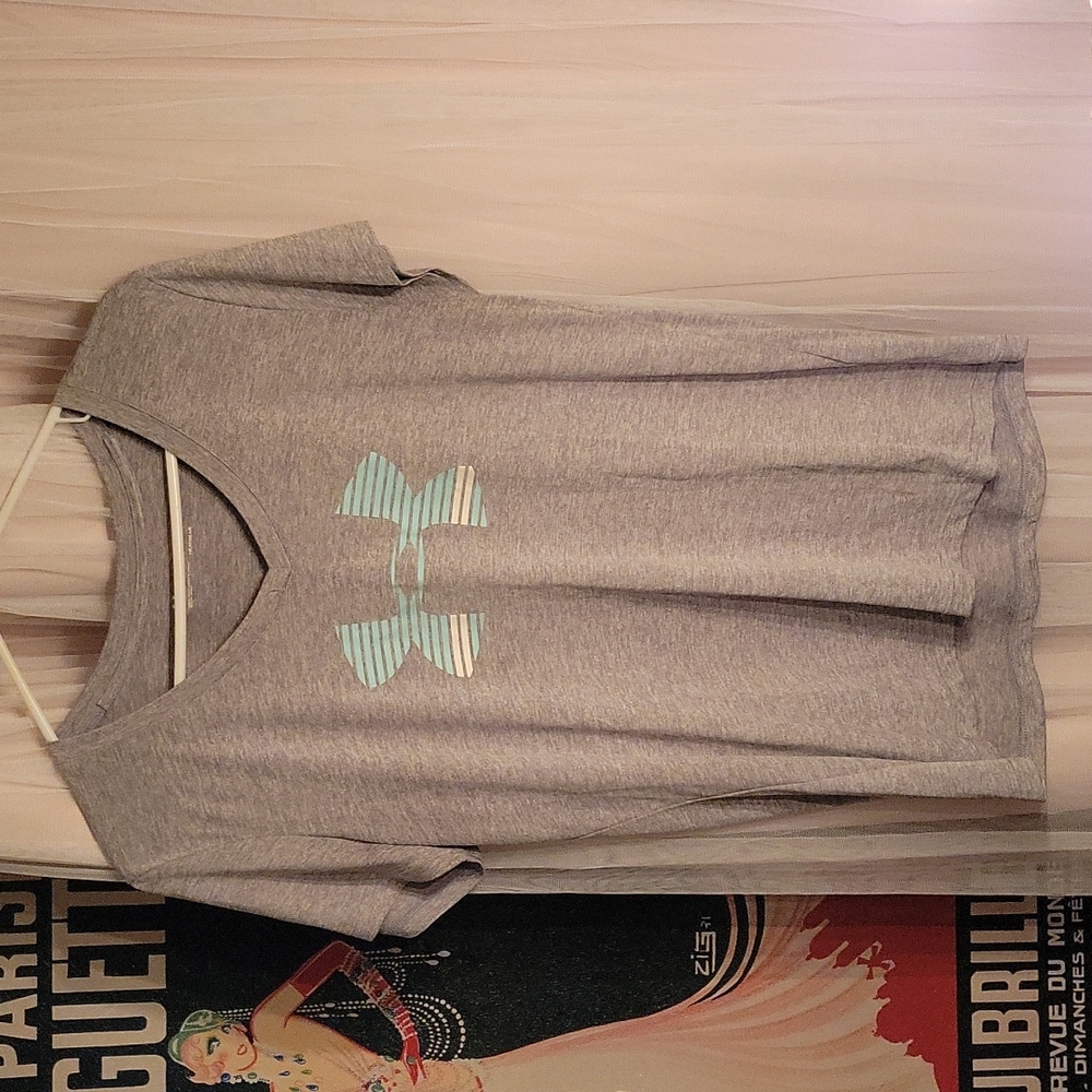 Women's Under Armour t-shirt